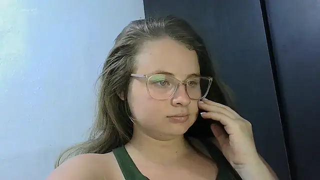 Snapshot of HellenMiyer1111 chatting on 06-03-26, 11:10 HellenMiyer1111 online show from 06-03-26, 11:10