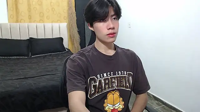 Elio-cam online show from 12-25-24, 08:18