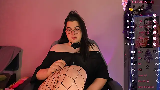 Snapshot of YsabellViveris chatting on 12-08-24, 01:47 YsabellViveris online show from 12-08-24, 01:47