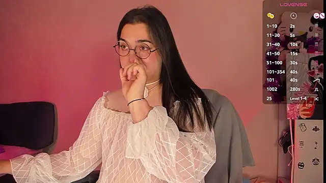 Snapshot of YsabellViveris chatting on 02-28-25, 03:15 YsabellViveris online show from 02-28-25, 03:15