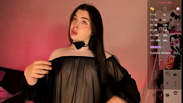 Snapshot of YsabellViveris chatting on 03-05-25, 10:22 YsabellViveris online show from 03-05-25, 10:22