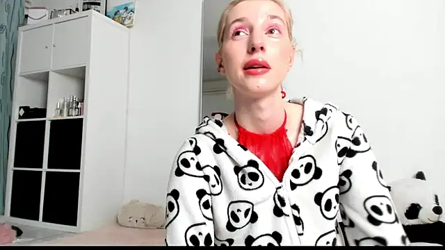 KenzieDawton online show from 03-08-25, 06:54