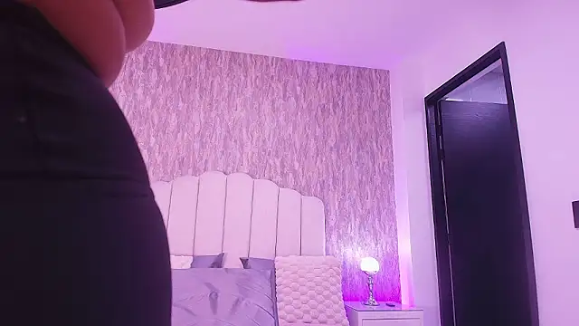 raven lilith  online show from 02-15-26, 03:47