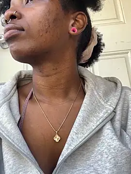 Snapshot of mochamimi chatting on 10-18-25, 03:57 mochamimi online show from 10-18-25, 03:57