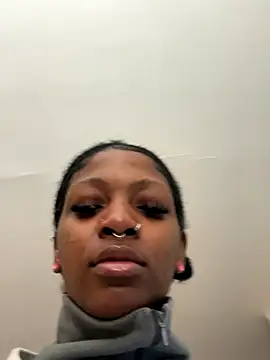 Snapshot of mochamimi chatting on 11-17-25, 03:12 mochamimi online show from 11-17-25, 03:12