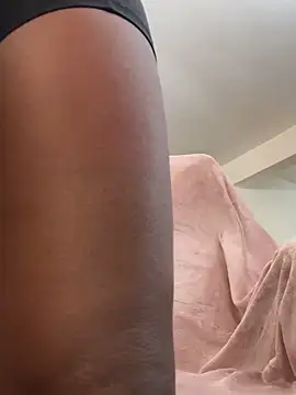 Snapshot of mochamimi chatting on 12-14-25, 02:06 mochamimi online show from 12-14-25, 02:06