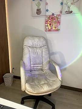 Kate se online show from 12-18-24, 04:49