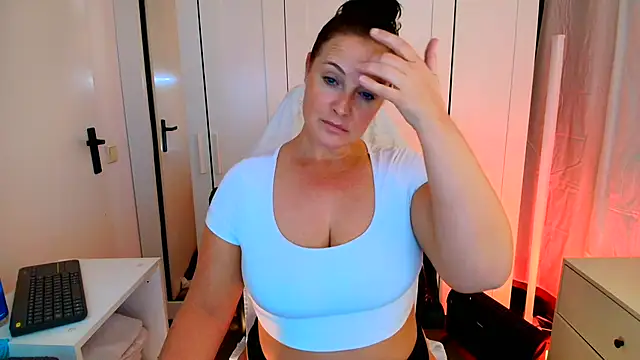 Snapshot of liselorexx chatting on 02-16-25, 07:05 liselorexx online show from 02-16-25, 07:05