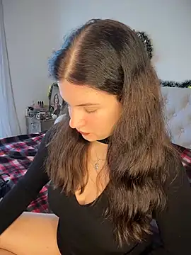 Snapshot of likaxxx chatting on 12-25-24, 12:15 likaxxx online show from 12-25-24, 12:15