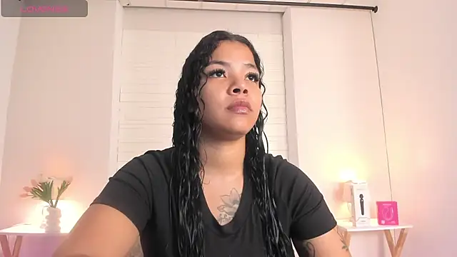 Snapshot of SophiaaStone chatting on 05-14-26, 12:12 SophiaaStone online show from 05-14-26, 12:12