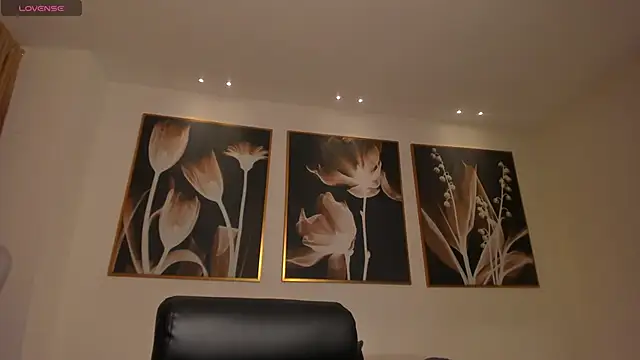 LindseyCox online show from 12-05-24, 07:28