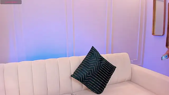 LindseyCox online show from 02-13-25, 08:55