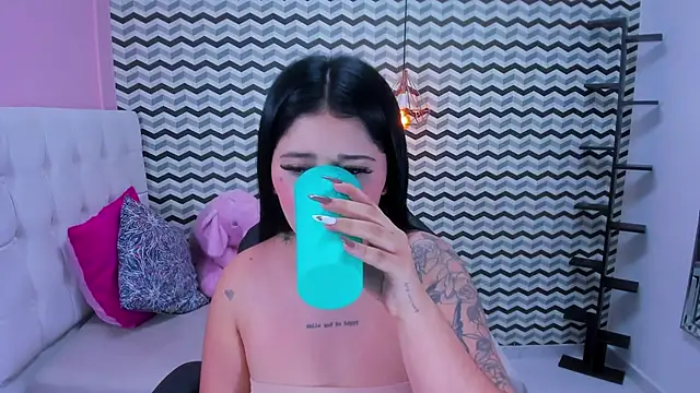 BIANCAROY1 online show from 04-01-26, 06:27