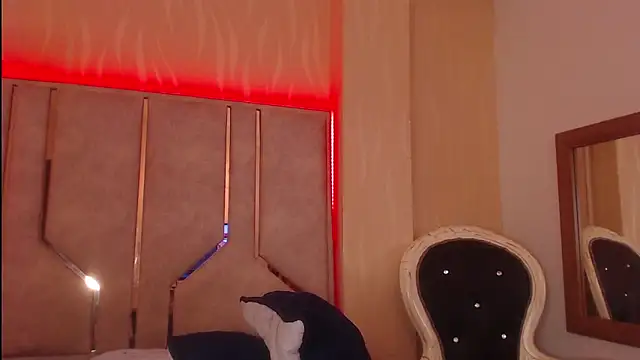 ChantalPetit online show from 10-01-25, 07:42