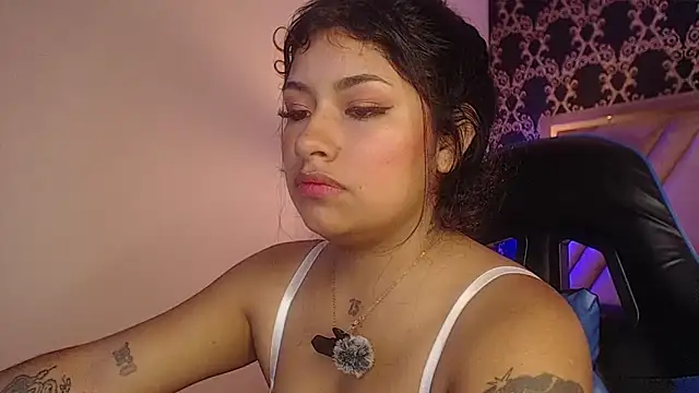 Snapshot of ChantalPetit chatting on 06-12-26, 03:22 ChantalPetit online show from 06-12-26, 03:22