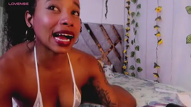 kelly thomson online show from 01-30-25, 01:21