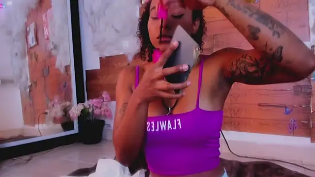 kelly thomson online show from 02-21-25, 03:32