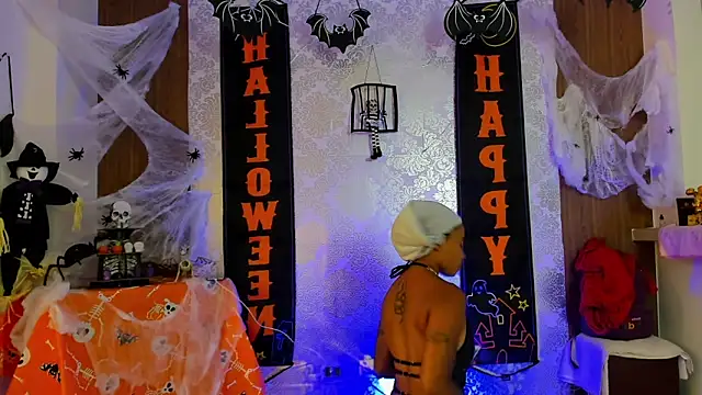 kelly thomson online show from 10-19-25, 01:45