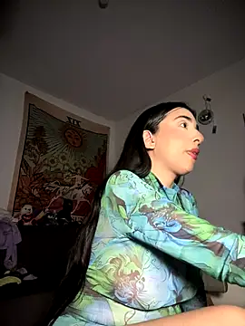 kiaraglam2 online show from 11-28-25, 05:43