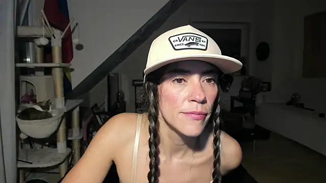 Snapshot of tinny_williams chatting on 09-12-25, 04:12 tinny williams online show from 09-12-25, 04:12