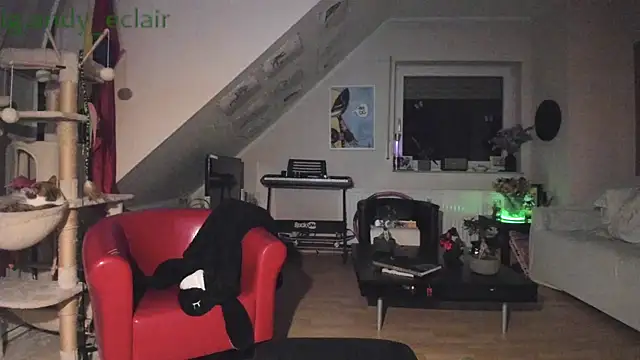 Snapshot of tinny_williams chatting on 09-19-25, 04:14 tinny williams online show from 09-19-25, 04:14