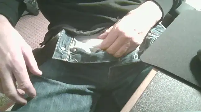 Snapshot of Tallmature6 chatting on 01-01-25, 04:29 Tallmature6 online show from 01-01-25, 04:29