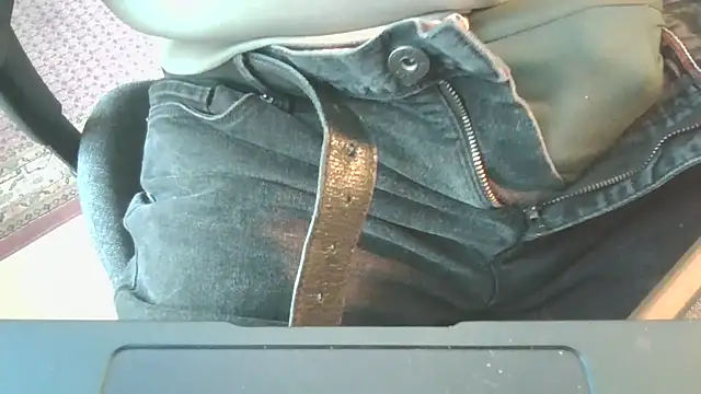 Snapshot of Tallmature6 chatting on 02-03-26, 12:32 Tallmature6 online show from 02-03-26, 12:32