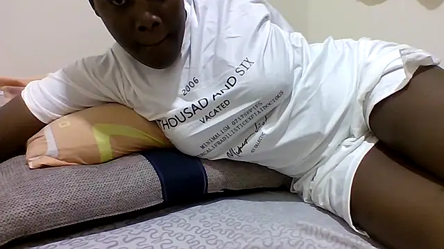 sweetelle09 online show from 06-12-26, 06:40