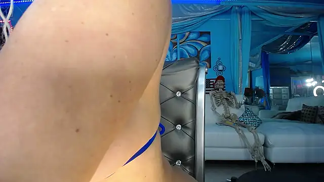 ADRIANNA FOX online show from 04-26-26, 02:42