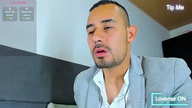 jhonyalzate2 online show from 10-06-25, 01:47