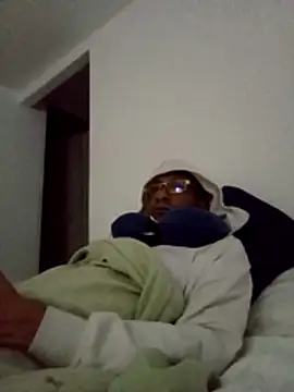 Snapshot of mellow_smoke chatting on 01-18-26, 10:30 mellow smoke online show from 01-18-26, 10:30