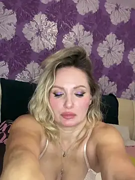 AngelOxy online show from 12-19-24, 04:46