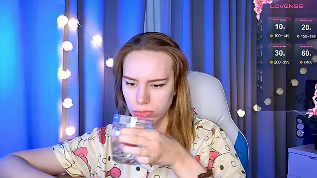 Ramona    online show from 02-11-25, 06:08