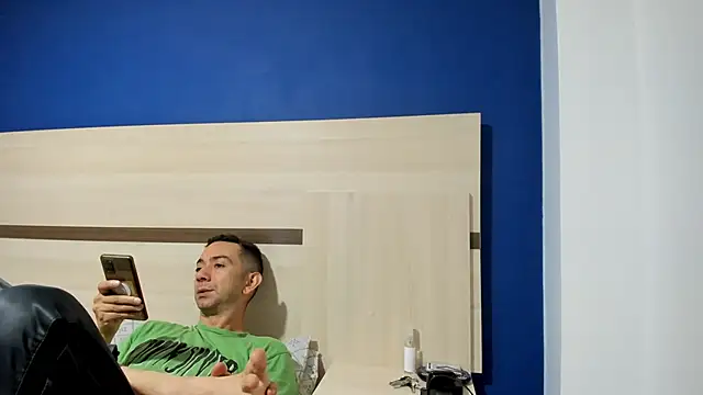 funcouple1985 online show from 12-06-24, 01:29