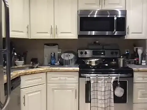 BigGuyMuscle online show from 02-22-25, 05:12