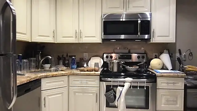 BigGuyMuscle online show from 09-09-25, 04:17