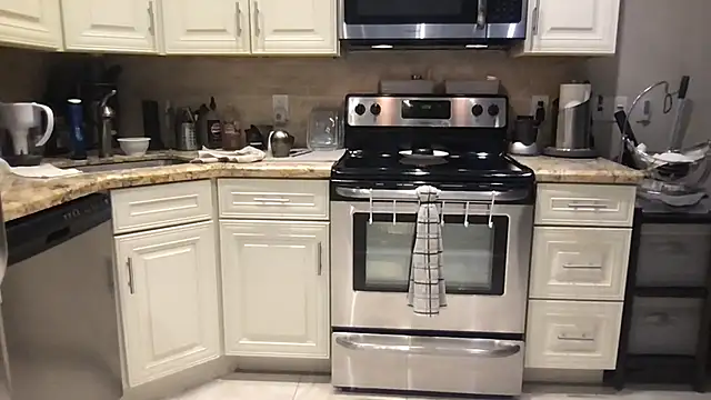 BigGuyMuscle online show from 09-30-25, 05:07