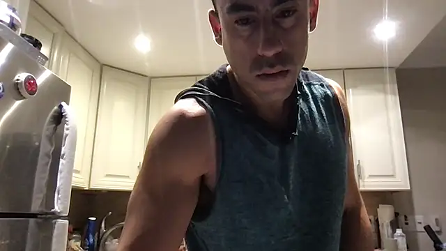 BigGuyMuscle online show from 12-22-25, 01:24