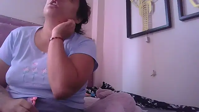 annarose19 online show from 10-21-25, 07:47