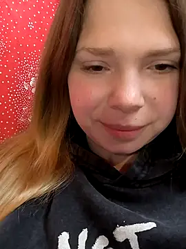 Zuli Kiska online show from 04-25-26, 07:11