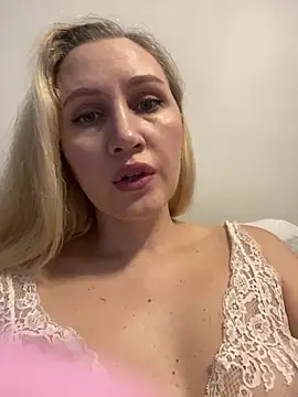 Snapshot of YourBlondee chatting on 02-13-25, 02:12 YourBlondee online show from 02-13-25, 02:12