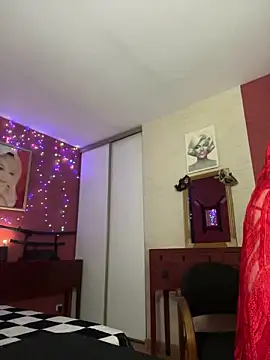 Snapshot of Smiling_Irene chatting on 02-14-25, 06:51 Smiling Irene online show from 02-14-25, 06:51