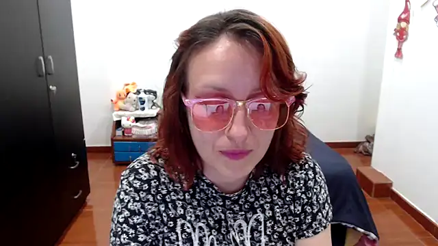 Snapshot of kittykalor09 chatting on 01-06-26, 01:31 kittykalor09 online show from 01-06-26, 01:31