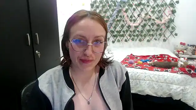 Snapshot of kittykalor09 chatting on 02-10-26, 02:26 kittykalor09 online show from 02-10-26, 02:26