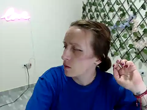 kittykalor09 online show from 04-25-26, 01:19