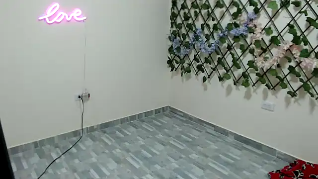 kittykalor09 online show from 04-28-26, 06:02