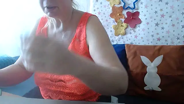 QueenLana online show from 04-20-26, 07:00