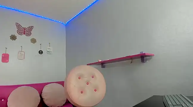 danaythamara1 online show from 02-18-25, 09:31