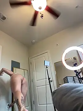 bellafreakyfun online show from 09-24-25, 04:32