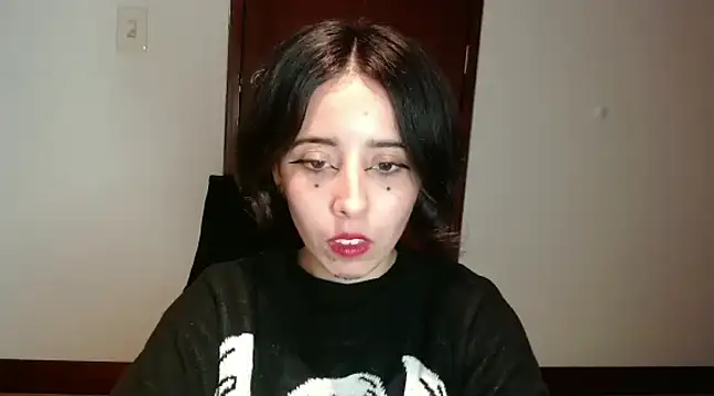 Snapshot of babyluna_8_8 chatting on 02-14-25, 02:39 babyluna 8 8 online show from 02-14-25, 02:39